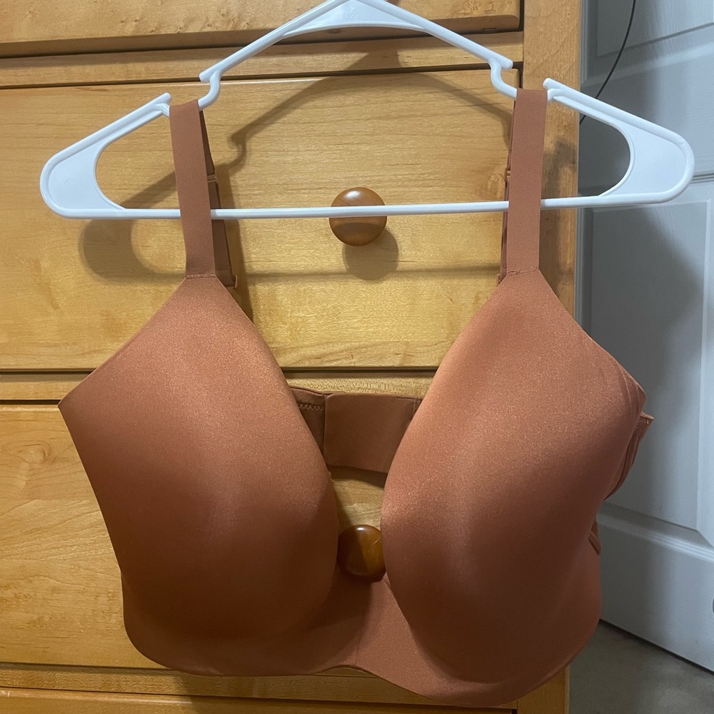 SKIMS Wireless Form T-Shirt Bra 42DDDD